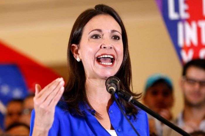 DolarToday's tweet photo. María Corina Machado: La ruta es la “desobediencia total” -► https://t.co/zFNSFDvWI6 https://t.co/k7LY8Q0Mln