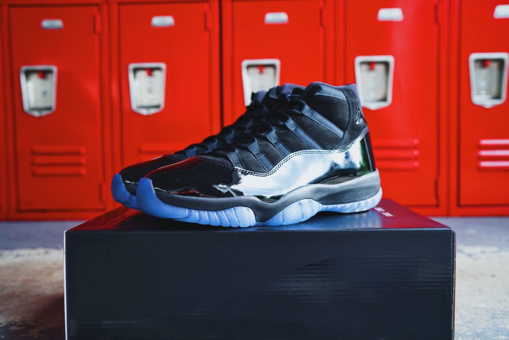 cap and gown 11s footlocker