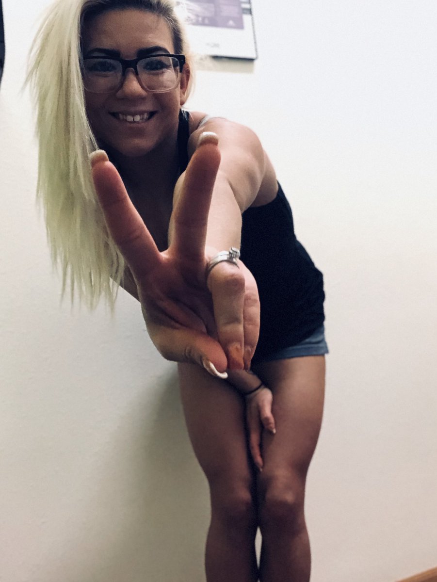 mamanay28's tweet photo. Ladies and Gentlemen, We are hiring!! Come Stand by me and be apart of a fantastic crowd online! 📲🗣💸💻 we are looking for courageous people, fun and thriving individuals. Being an online Entrepreneur is the best thing ever! #AffiliateMarketing #makingmoneyonlineisreal https://t.co/TyWd2rAbaQ