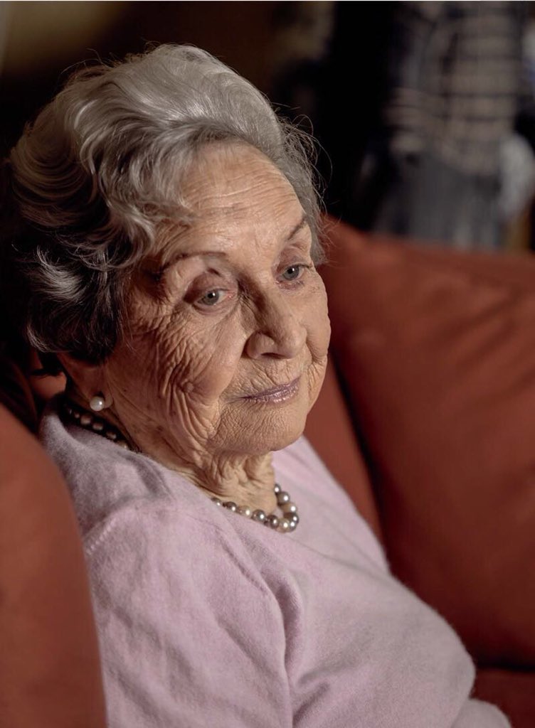 carolinagoic's tweet photo. Chile celebra la fiesta más grande de la Cultura el #DiaDelPatrimonio Gracias a que hace 20 años dos mujeres: Marta Cruz-Coke y Clara Budnik lo crearon. Es la oportunidad para reconocerlas y premiarlas. Ayúdanos sumándote a esta campaña con RT y que todo Chile sepa. https://t.co/pBRUtTLqLY