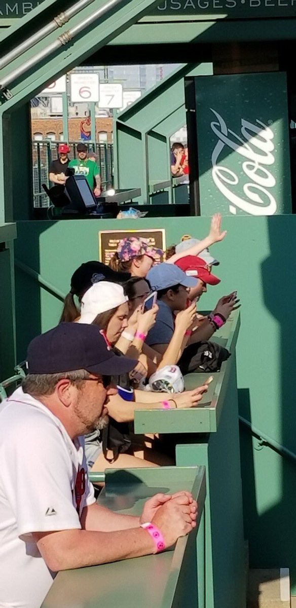Gansett2018's tweet photo. Senior Class Trip- Fenway https://t.co/yyIyo9kT96