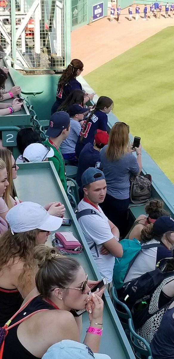 Gansett2018's tweet photo. Senior Class Trip- Fenway https://t.co/CJQSZdaCoN