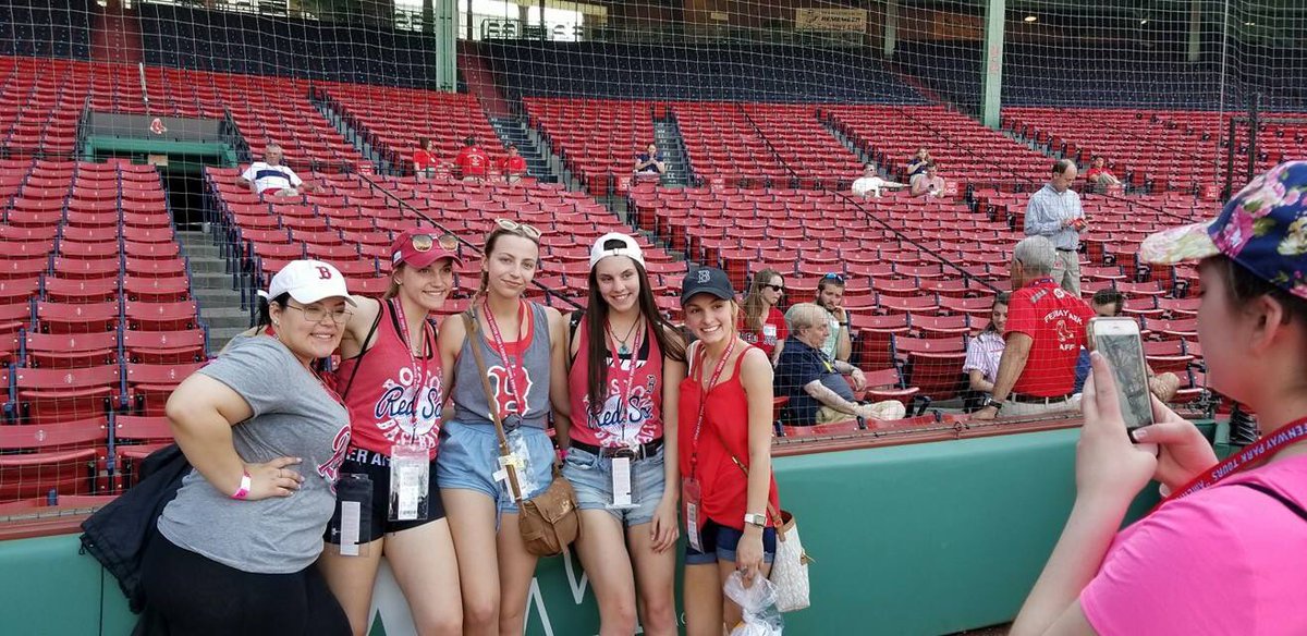 Gansett2018's tweet photo. Senior Class Trip- Fenway https://t.co/cwOOfxCJ32