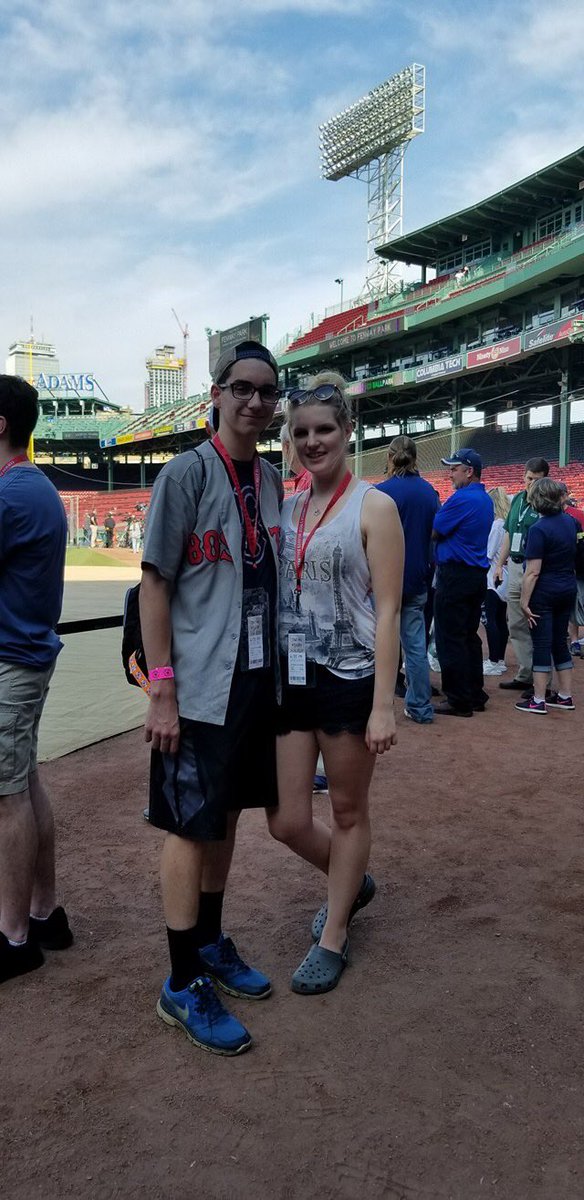 Gansett2018's tweet photo. Senior Class Trip- Fenway https://t.co/cwOOfxCJ32