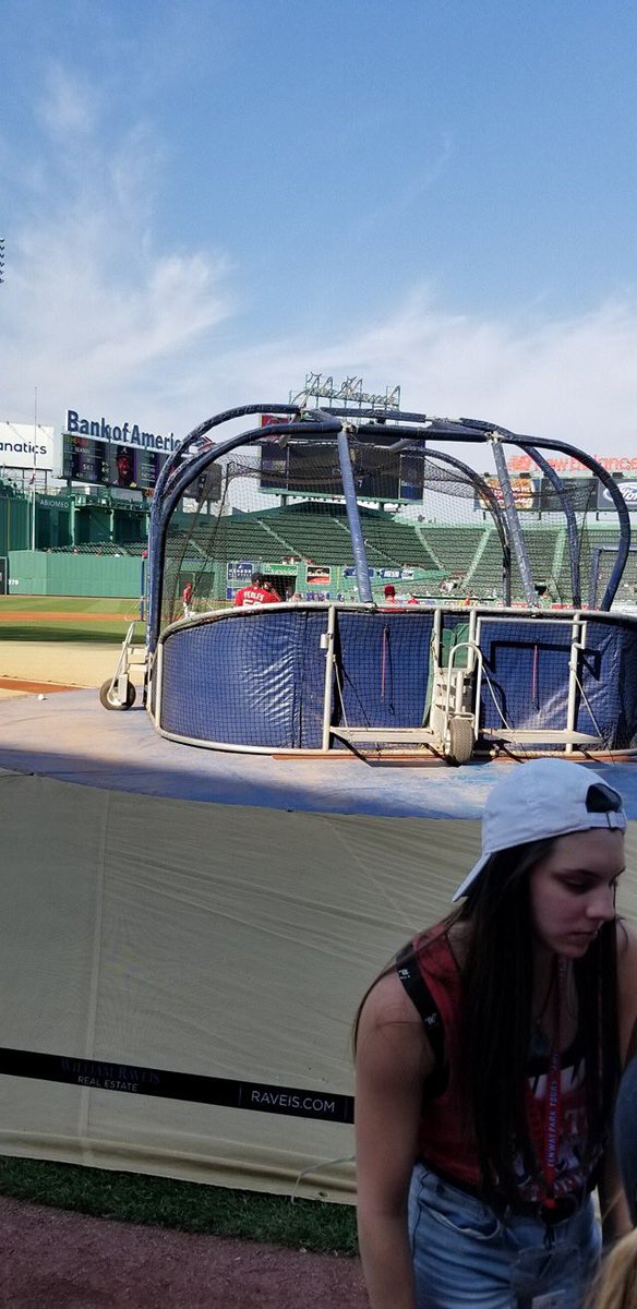 Gansett2018's tweet photo. Senior Class Trip- Fenway https://t.co/6fBbzkEw9f