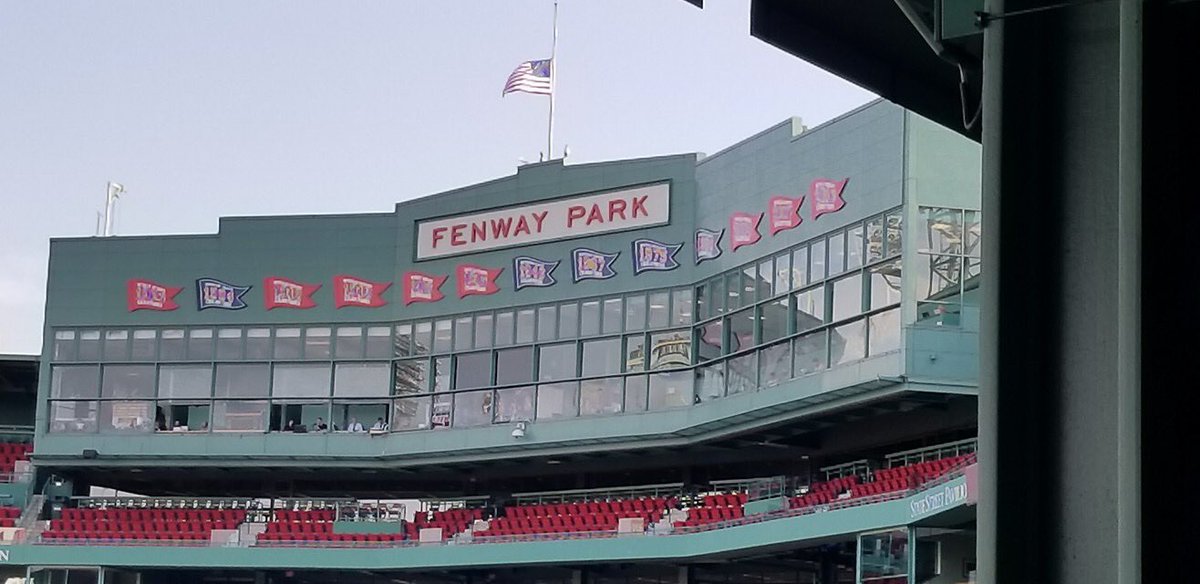 Gansett2018's tweet photo. Senior Class Trip- Fenway https://t.co/6fBbzkEw9f