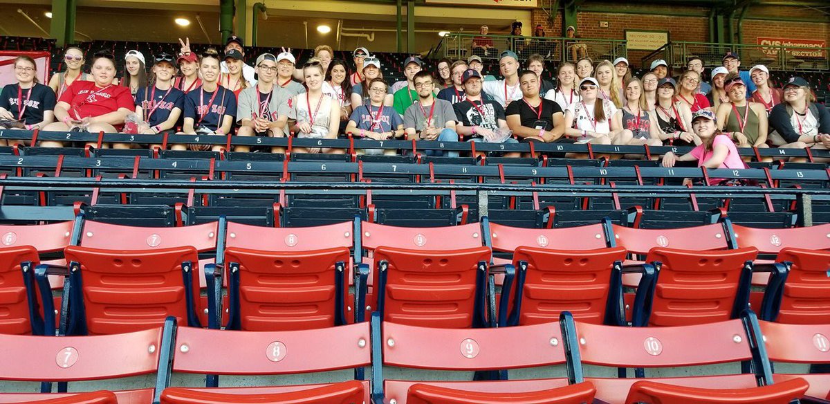Gansett2018's tweet photo. Senior Class Trip- Fenway https://t.co/1rdu5AmbxJ