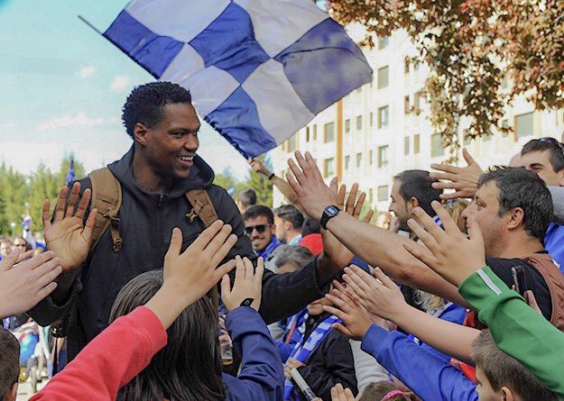 DeThompson9's tweet photo. Thank you to all of the very special people in Burgos, and all of the fans of @SanPabloBurgos you all have made my time in Burgos one I can never forget! We never know what the future holds, but Burgos, the city, the fans and organization will be in my heart wherever I go! 💙💙 https://t.co/gqo6ing2wj
