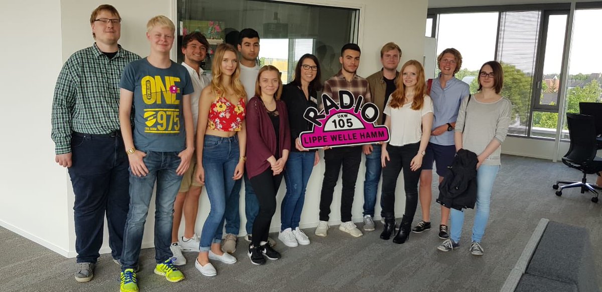 JungeUnionHamm's tweet photo. Gestern durften wir im neuen Mediengebäude bei unseren lokalen Radiosender, @lippewellehamm, zu Gast sein. Vielen Dank an Jenny Borm, für die professionelle Führung durch die Räume unseres Heimatsenders. https://t.co/XiEctgeU0i