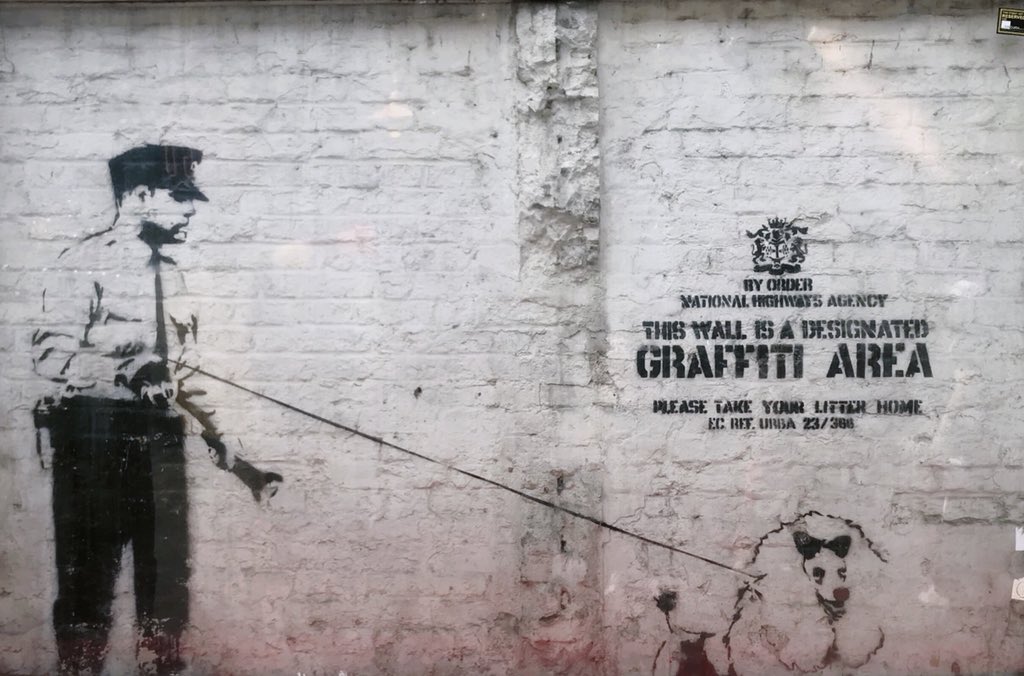 belleinsmile's tweet photo. Chujai &amp; Banksy wall art

#ชูใจ https://t.co/5KkX5Rrj3o