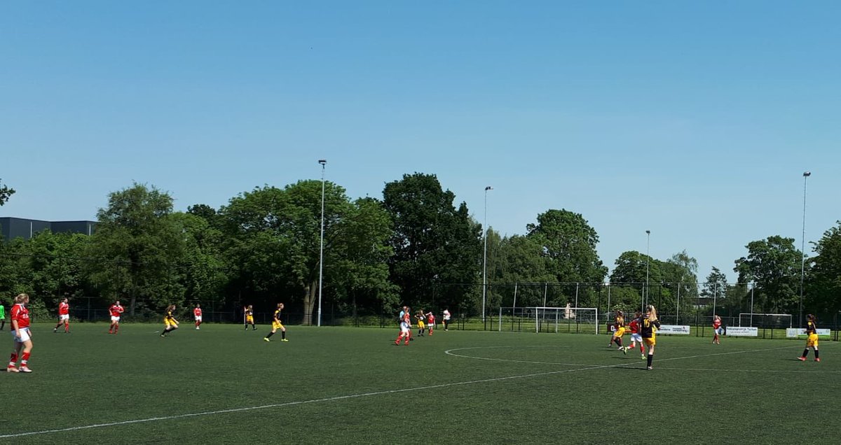 MKV29's tweet photo. MKV’29 MO15-1 - @scBolsward MO15-1 2-2. Spannende westrijd. Een 1-0 ..werd na rust 1-2. Na overtreding op onze Merel Y in het strafschopgebied volgde een penalty...2-2. In slotfase een prachtige redding van Manaïka. Zo bleef het 2-2 https://t.co/hBFzowKfsU