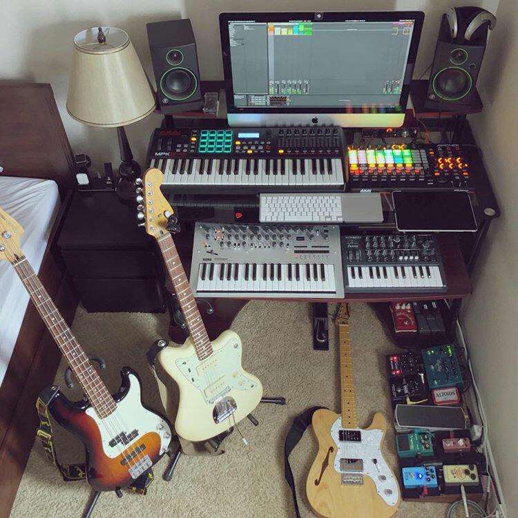 mybudgetstudio's tweet photo. Lovely setup ♥ 
by Empathy Music 

#Studio #studiosetup #producer #recordingstudio https://t.co/WlhfupAYBo