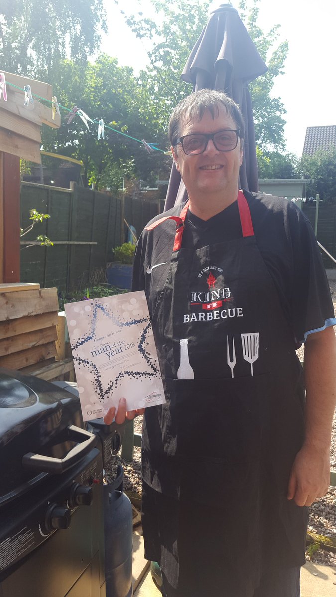 gouldy1972's tweet photo. @SlimmingWorld my hubby trying out his new apron for being crowned Tamworth 9.30am Saturday group Man of the Year. Big thanks to our fab consultant Jill Marsh https://t.co/vPFop1uI5h