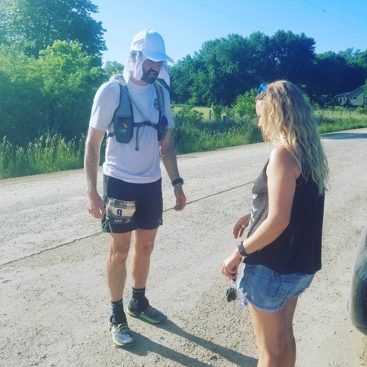 TiffanyBerkenes's tweet image. Bro at first aid station - mile 10/100 ✔🏃‍♂️💪

🌡🔥 "THE HEAT IS ON!" 🔥🌡

#BoonevilleBackroadsUltra