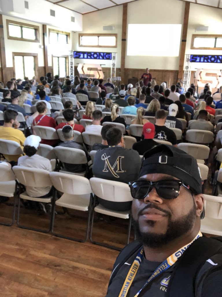 MAonMission's tweet photo. WE OUTCHEA!!! FCA Mid-Atlantic College Camp! #FCAMACC #MorningWorship #MightyGod #Strong https://t.co/LuNUJXvw9Z