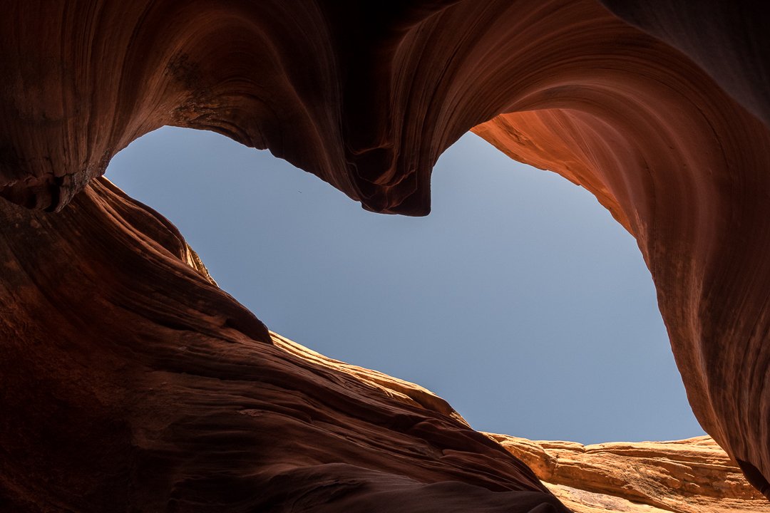 I heart slot canyons like this one. #rattlesnakecanyon #flute #hiking #happytrails #canyoncountry