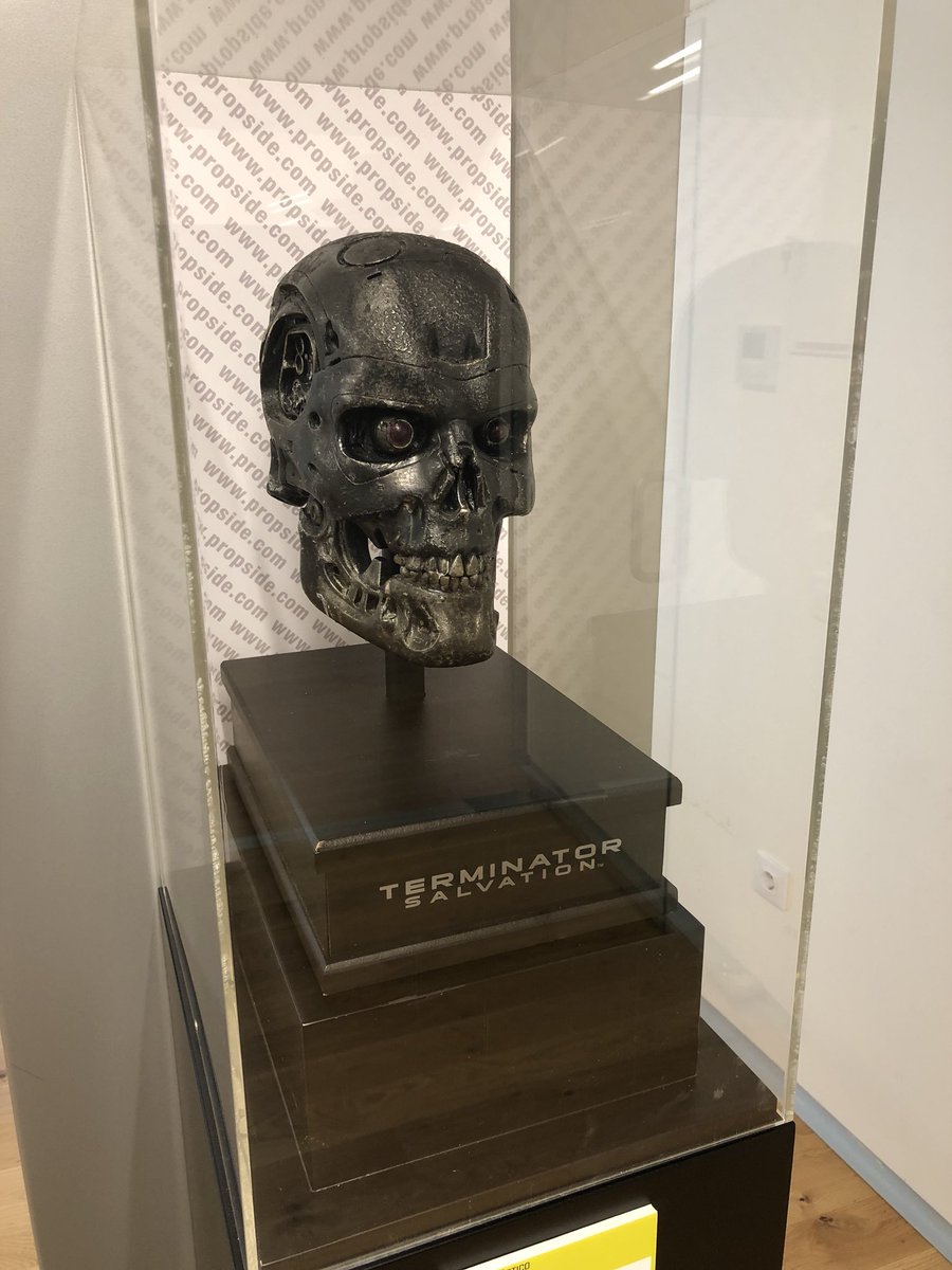 En #Sevilla hay un evento que merece mucho la pena visitar. Esto es solo una muestra de lo que se puede ver en <a href="/unviajedecine/">Un Viaje de Cine</a> hasta el 3 de junio #ExpoSYFY #cine <a href="/GuadalCIFI/">AsociacionGuadalCIFI</a> <a href="/SYFY_Spain/">SYFY España</a> <a href="/PROPside/">PROPside.com</a>