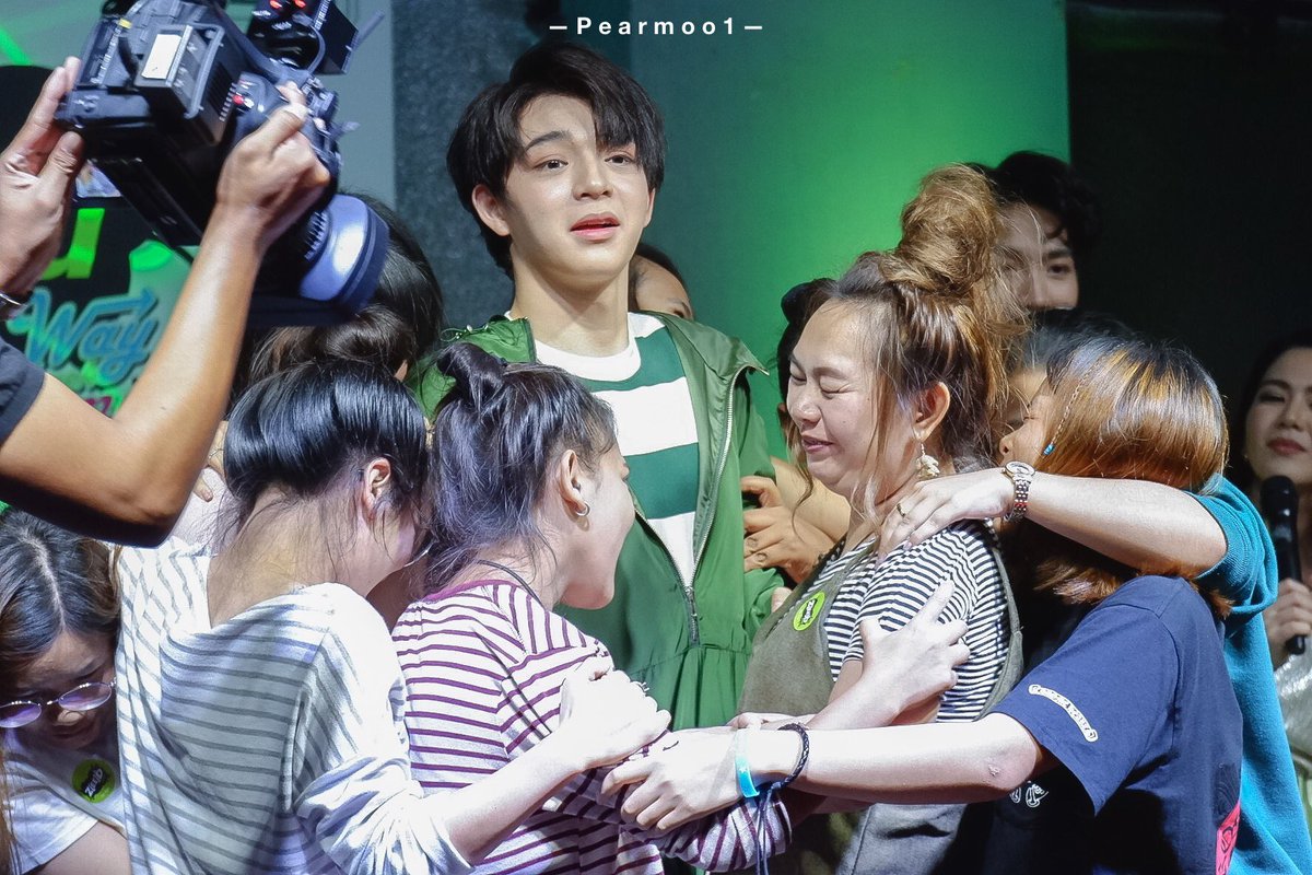 Pearmoo1's tweet photo. น้อนและแมะๆของน้อน💕😘
@basjtr
#บาสเด็กอ้วนที่แท้จริง
#AISOne2CallZEEDSIM
#ZEEDSIMSBFIVE
#waybackhomeseries https://t.co/IFNNJBCIzB