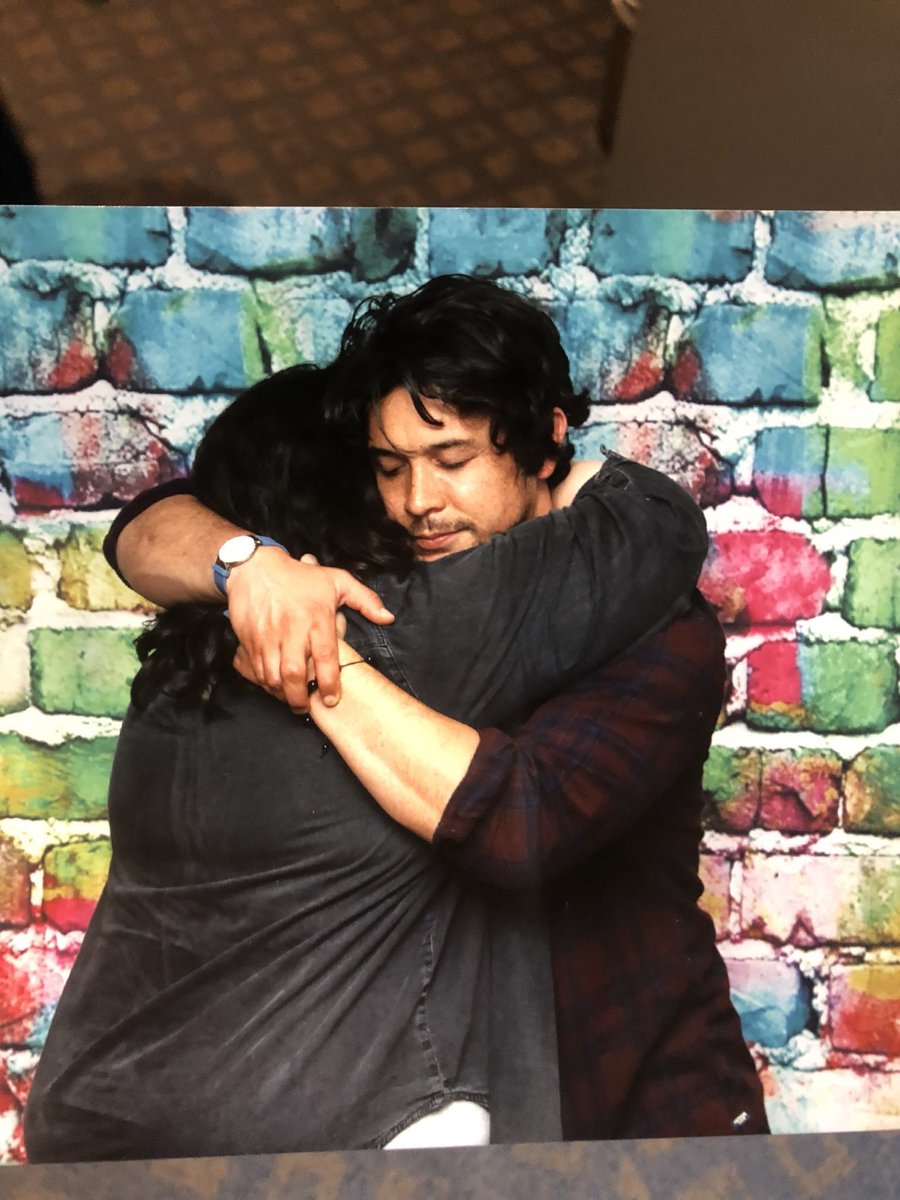 InfoBellarke's tweet photo. PHOTO | Bob with fans at #ShowtimeCon3 today (via  @elizasmorgann @longwayniallx @namxjen @biebershxdows) https://t.co/5YoCvAYn1j