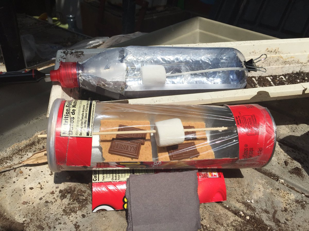 Sun’s out, ovens out. Coooking s’mores with nothing but sunshine and patience #solarovens #greencooking