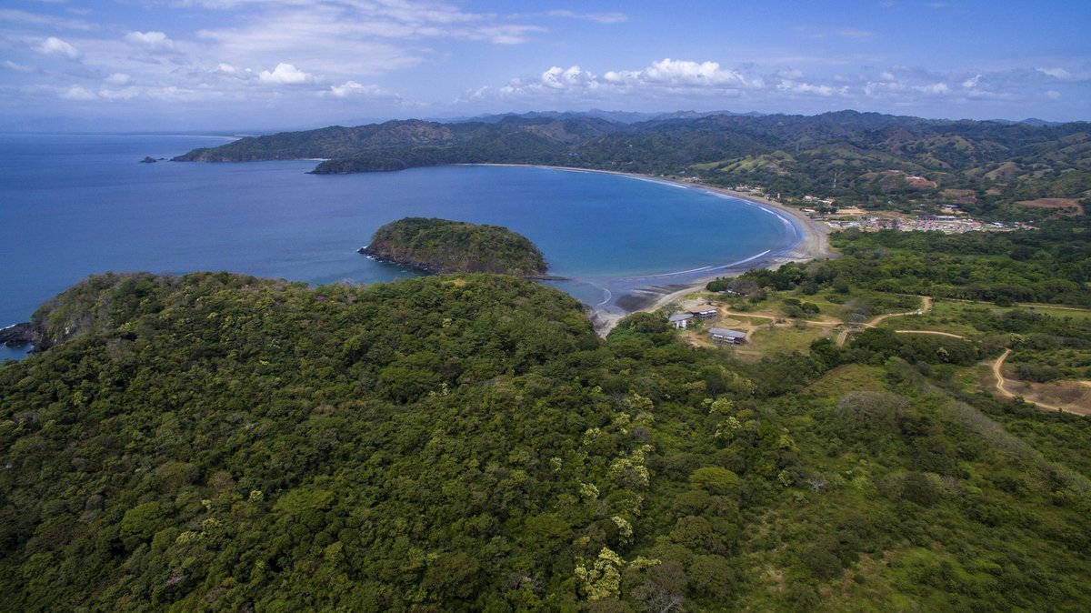 Escápate a Playa Venao, y olvídate de todo. Un sábado increíble desde este hermoso paraíso de aguas turquesas, sol y arena en Pedasí en Los Santos. ¡A disfrutar! #visitpanama #playavenao #pedasi 💕🌺