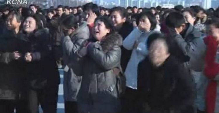 快速ざおう Su Twitter ニュースキャスター 中国の泣き屋のことが刮目ニュースで取り上げられましたが北の将軍様死去の際の嘘泣きをする北朝鮮国民もお忘れなく