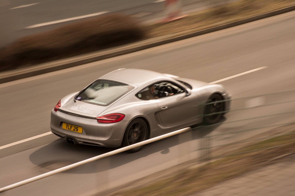 9onceplus's tweet photo. Un Cayman 981, escurridizo ante el objetivo de nuestra cámara. #porsche #porschecayman #cayman981 #9OncePlus #cars #fastcar #luxurycar https://t.co/f0kFKfxNRQ