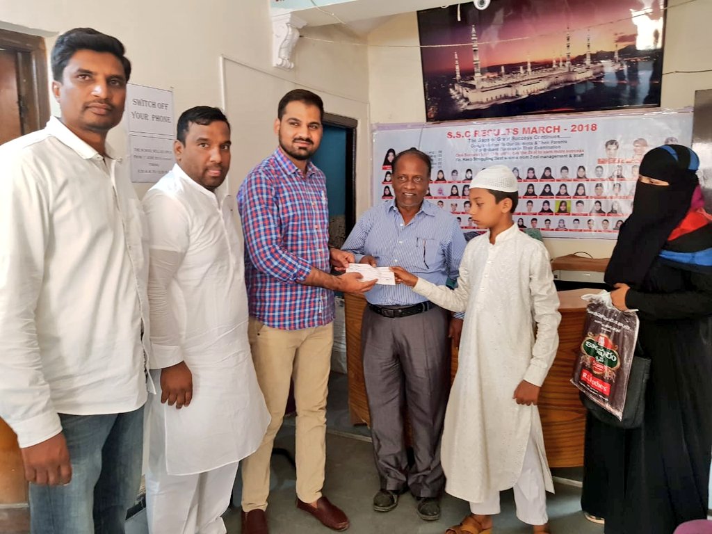 Tauseefpro's tweet photo. Hands over Cheque of Rs 35k on behalf of AIMIM Chief Barrister @asadowaisi  towards the Tuition Fees of Three Students, Parents of These Kids are Deaf and Dumb   R/o Hafiz Baba Nagar, Chandrayangutta https://t.co/oiseASTImy