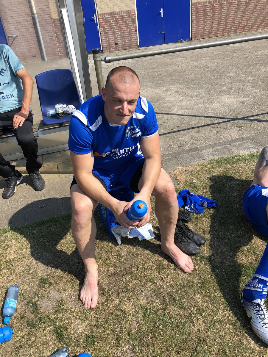 9 jaar terug begonnen als “Pietertje” vandaag neemt deze grote man afscheid van het Zesde! Pieter bedankt!!👏🏻👍🏻