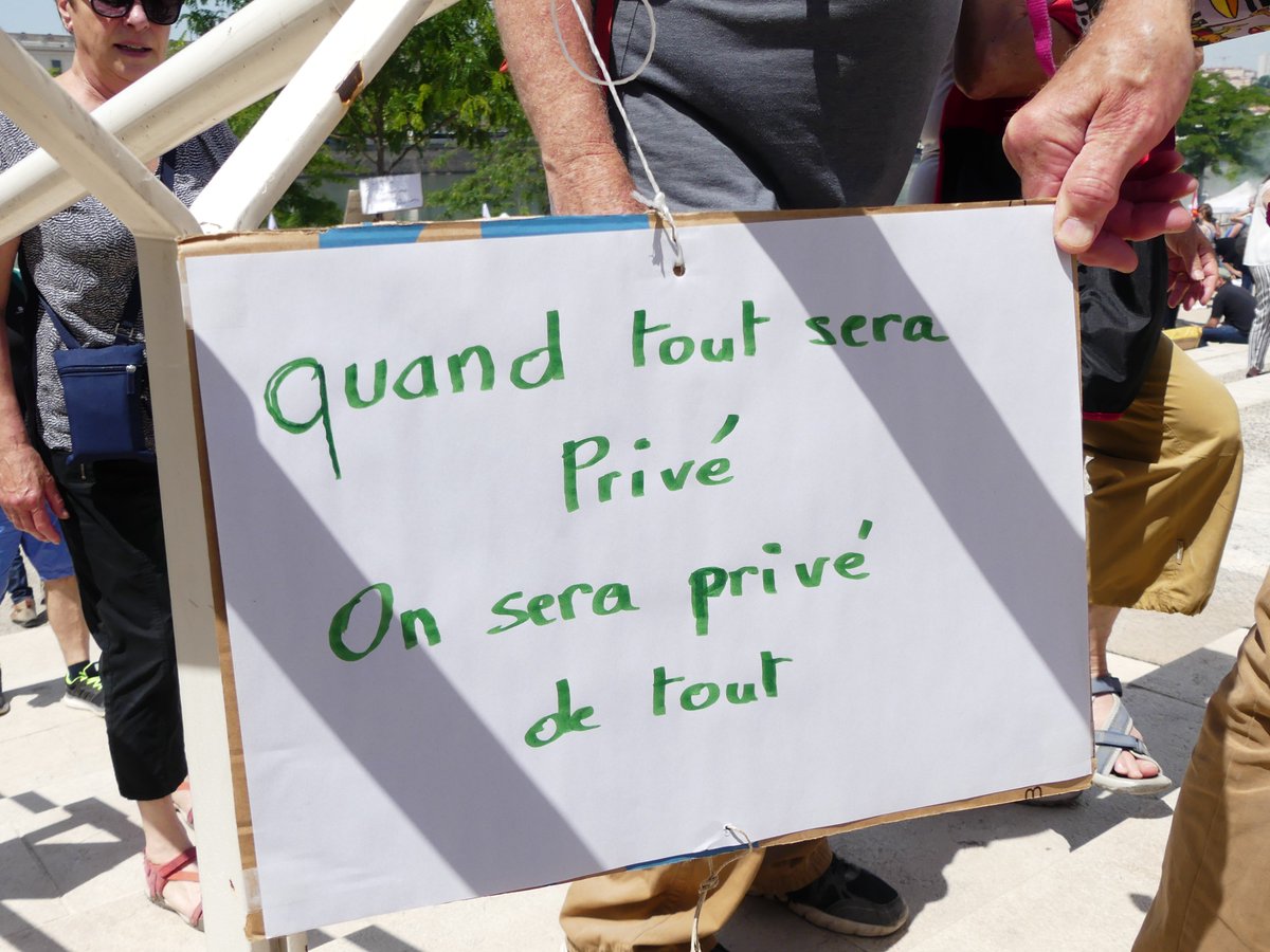 SylBffn's tweet photo. Très belle #MareePopulaire à #Lyon en plein fief de #Macron et #Collomb 
Pour l’égalité, la justice sociale et la solidarité !
#mareepopulaires @MareePopulaire #26mai #stopmacron https://t.co/Aq84diIeY6