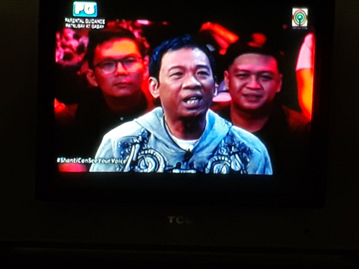 abby5778's tweet photo. Umpisa na ang tawanan!👍👍👍 @luckymanzano #ShantiCanSeeYourVoice @ICSYVPH https://t.co/Q7xJ84xooM