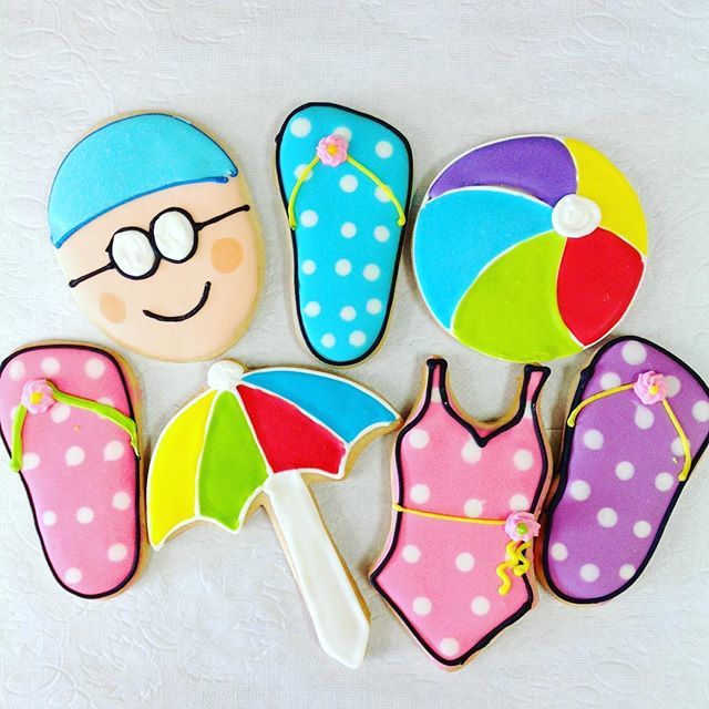 mothermousse's tweet photo. Don't forget to stop by both locations to pick up some decorated sugar cookies, perfect for the Memorial Day weekend.
#decoratedcookies #memorialdayweekend #beachcookies #silive #sieats #localbakery #mothermousse https://t.co/He8IgP56l7 https://t.co/TPdeixZQd6