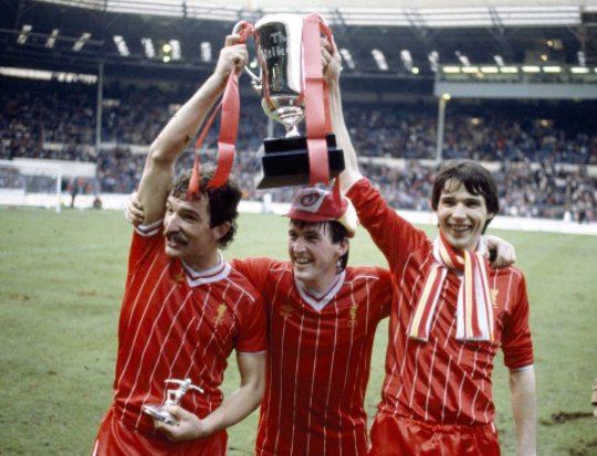 Kenny Dalglish Signiertes Liverpool-Trikot. Gerahmt - Der Tia