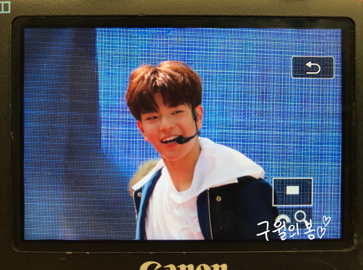 SM_Spring_0922's tweet photo. 180526  U 클린 콘서트 (U Clean Concert) 프리뷰2

#SKZ #스트레이키즈 #Straykids #김승민 #승민 #Seungmin #Hellevator #Distric9 #YAYAYA #ucleanconcert https://t.co/roWxiGsUFz