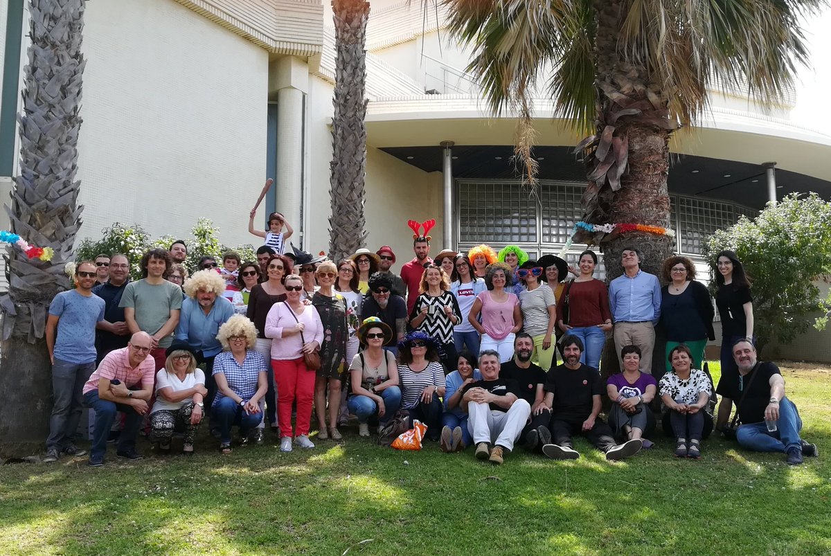 ruben_safont's tweet photo. Foto de família després del dinar cooperatiu a les #CsACo #CsCEFIRE @PlanetariCs.Bon rotllo am bona gent!! https://t.co/imD5h5Gi8f