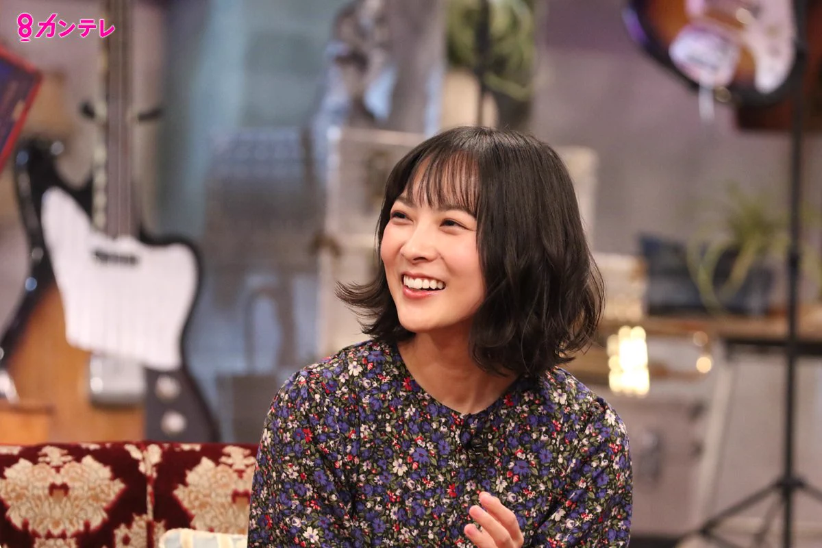 （音001）谷村美月グッツ　まとめて DeIRE2iV0AA47cw?format=webp&