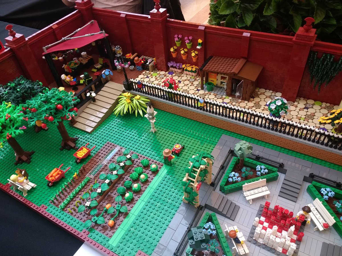 Just been at brilliant <a href="/LEGO_Group/">LEGO</a> show <a href="/edinbrick/">Edinbrick</a> #Edinburgh, organised by <a href="/TartanLUG/">Tartan LUG</a>. Loved the stadiums and amazing Alien.