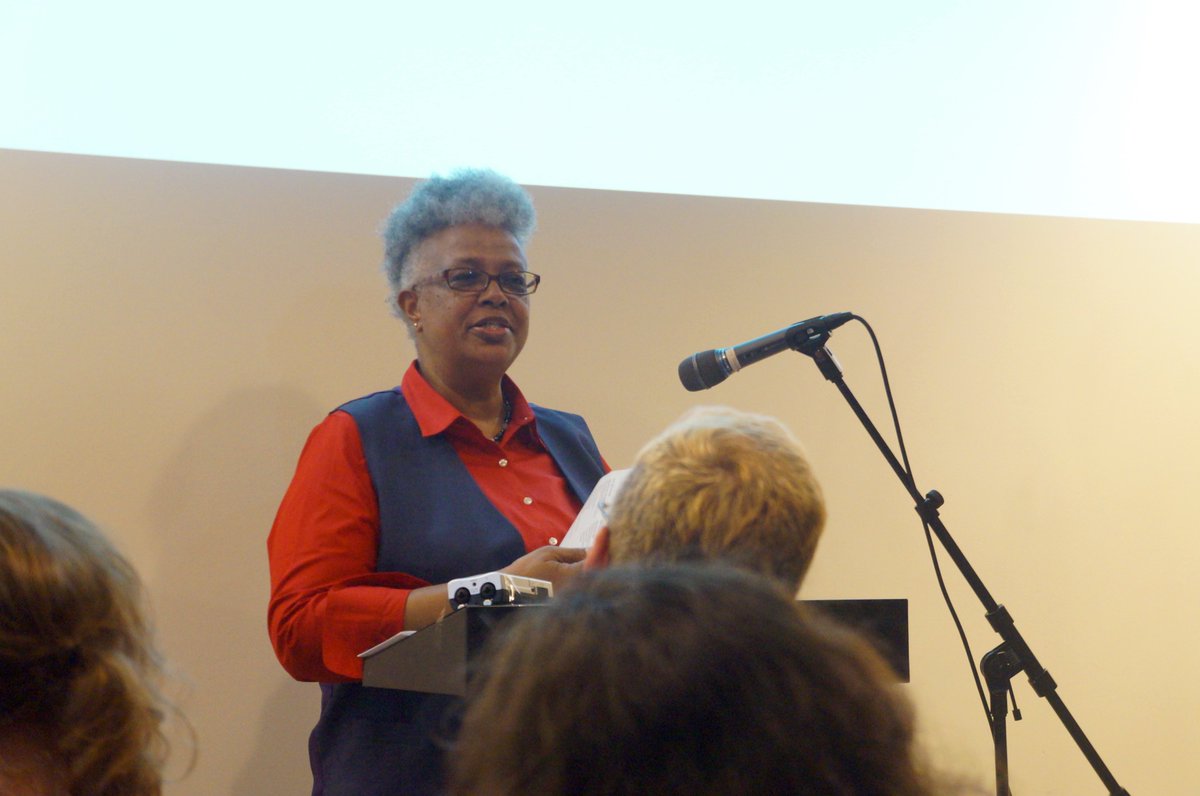 ForestAvePress's tweet photo. And still more photos from the Writers of Color showcase Thursday night, co-hosted by @ooliganpress and @literaryarts. #localpublishing #pdx #writersofcolor #showcase #literary #community https://t.co/SnTw8LfCHt