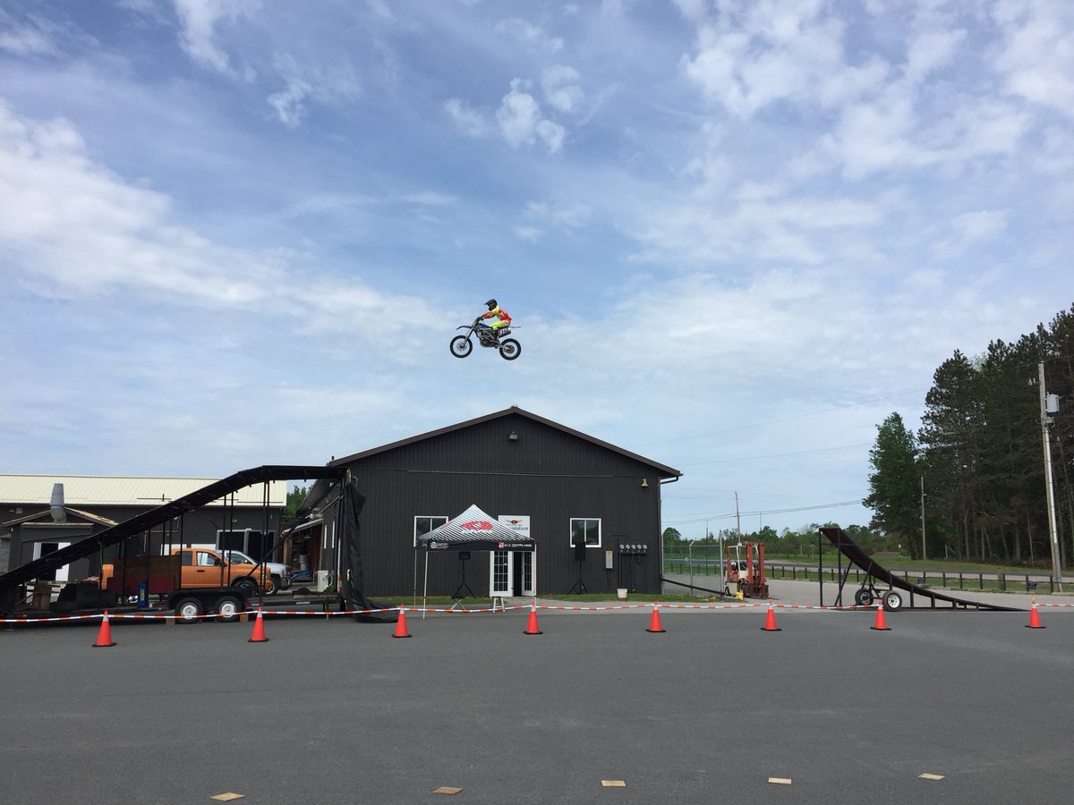 dave_kroes's tweet photo. #classychassis 12th annual BBQ Bash today.
#livemusic @pktourism @kawarthaNOW @kawarthalakes @PtboCounty @KawarthaLiving https://t.co/v8S2Cu2tTI
