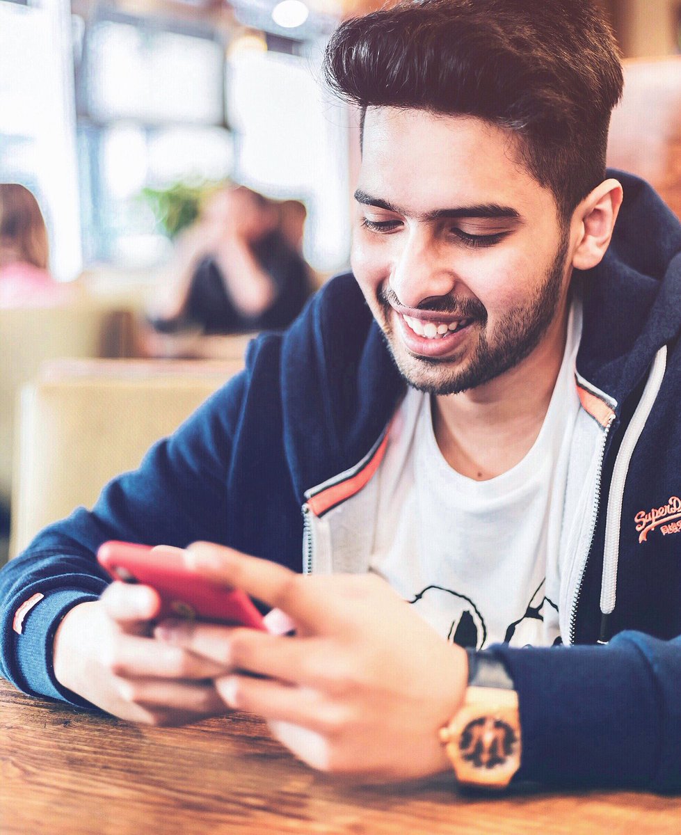 ArmaanMalik22's tweet photo. When I land and I get my data working immediately 😅 https://t.co/sBO93aEsCl