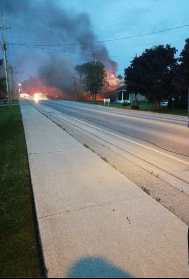 ROAD CLOSURE: Murphy Rd (County Rd 21) closed b/t County Rd 10 and Denney Dr (Line 5) #Baxter - closed due to structure fire. Emergency Services on scene. Essa Fire Received the Call at 5;09 am