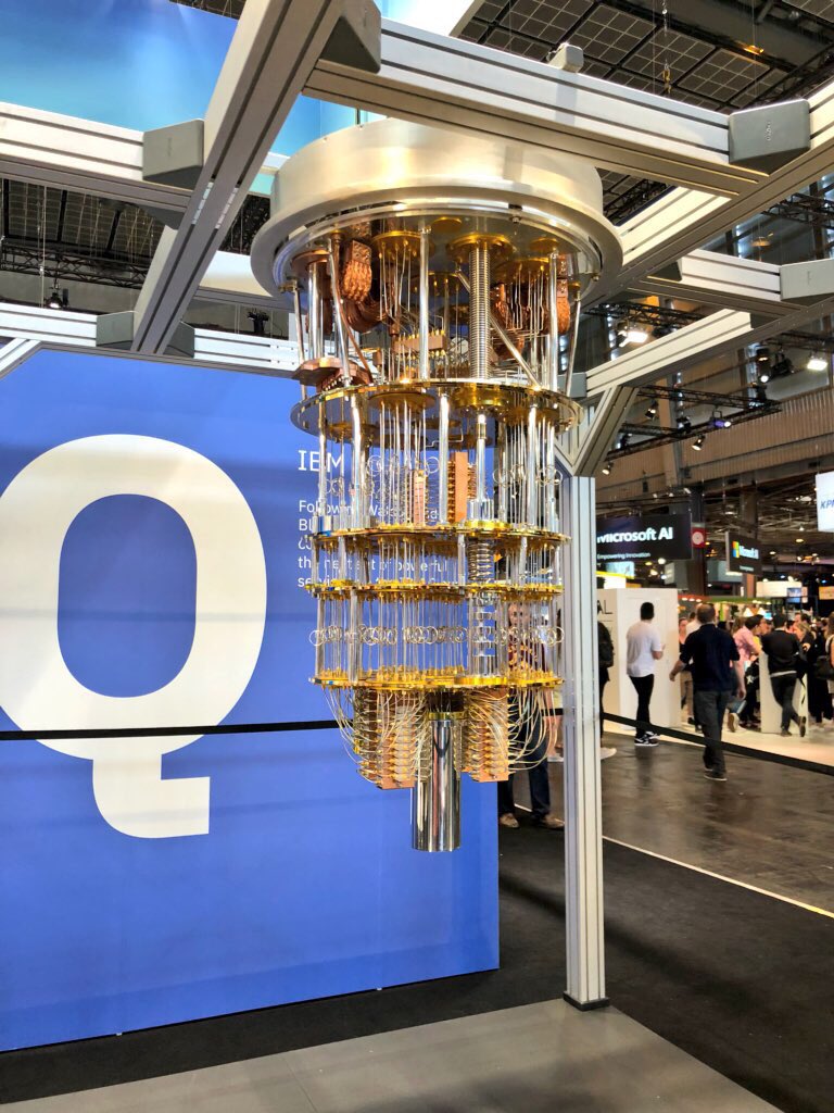 MayaMusknj's tweet photo. IBM Q: aujourd’hui 16 qubits exposés   à Vivatech et un objectif à 50 en 2020 #VivaTech #IBM 🐝 
N’empêche ça serait hyper sympa en lustre https://t.co/KgUS2xhaQl