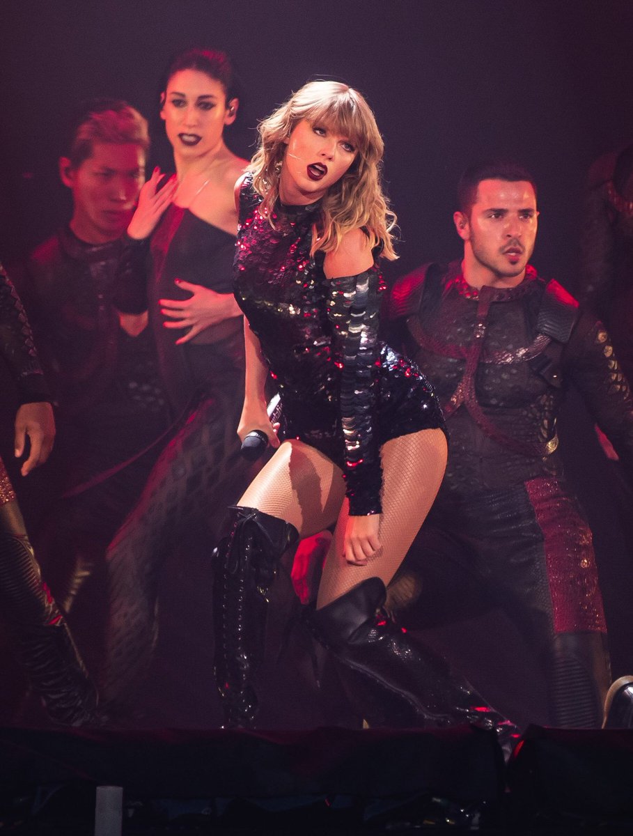 Iikefun's tweet photo. 📸 | Taylor performing ...Ready For It at #repTourSeattle https://t.co/nCvzn0BZQN