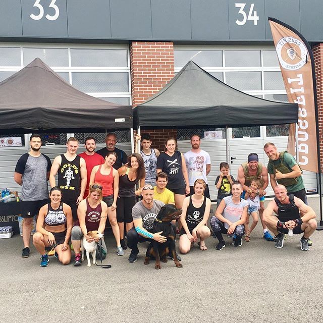 Facomb's tweet photo. Aujourd'hui, toute la #dreamteam a "murphlé" au @crossfitpayerne 💦💪🏻😅 #murph #Murphy #CRossfit #CRossfit #crossfitpayerne .
.
.
.
#instacrossfit #sport #fit #healthylife #crossfitgirl #sportspirit #crossfitspirit #broye #bbq #grillades #casentlete #summer2018 https://t.co/oYVihfTABC