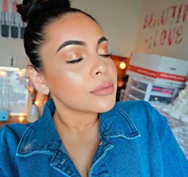 flowerbeauty's tweet image. Can we all just appreciate how flawless @juicyasofficial looks in #LightIllusion? Featured: The Light Illusion Liquid Foundation in Classic Tan, Light Illusion Full Coverage Concealer in Light, Light Illusion Perfecting Powder in Porcelain. @ULTABeauty  ow.ly/AG8b30k9eII