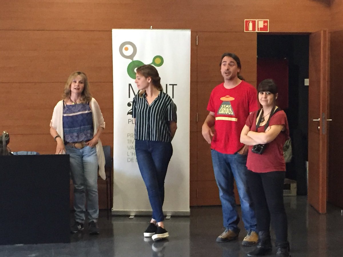 MIDIT2020's tweet photo. Comença el taller de comunicació organitzat x la #CAE2020 amb @miquelsitjar i @cresalida. És la primera activitat organitzada per la Comunitat d’Aprenentatge Empresarial del territori #MIDIT #cooperació #empresa #desenvolupamentlocal https://t.co/bZTJv90W6C