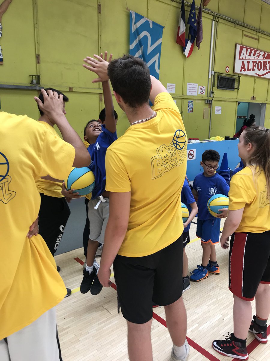luccarvounas's tweet photo. 25ème édition de la Fête nationale du mini-basket à @Alfortville_94 #FierDeNosSportifs de l’USA Basket #FBMB 🏀 @val_de_marne @ffbasketball https://t.co/Y19Q3u0mhV