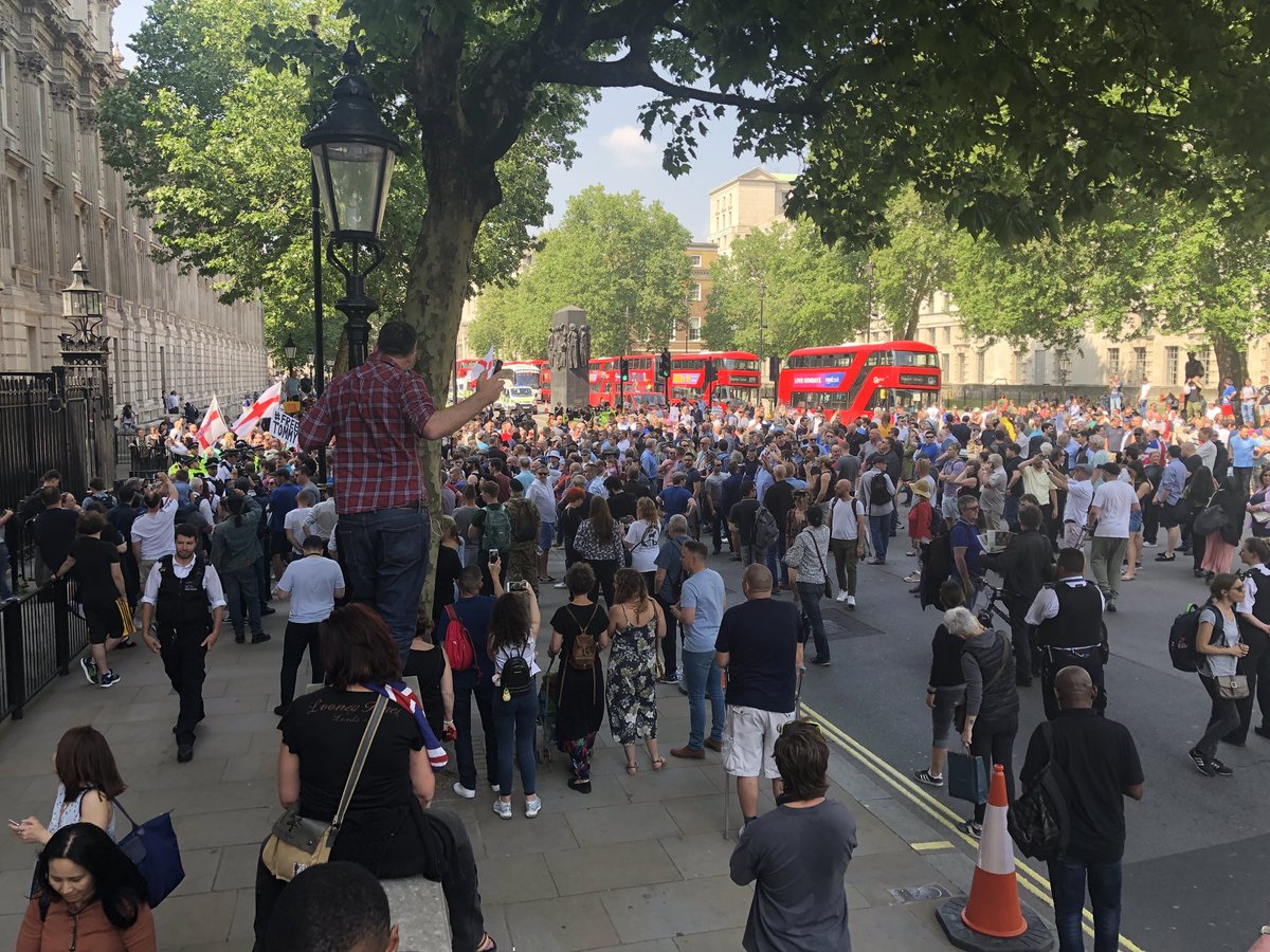 RobbyTominson's tweet photo. #FreeTommy #TommyRobinson https://t.co/O8Cn7FbovX