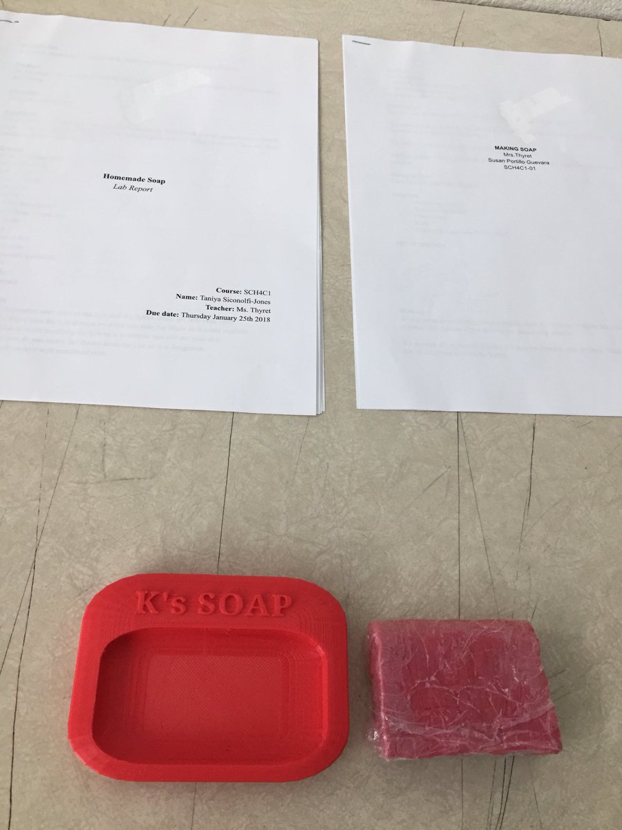 JeannetteDaLuz's tweet image. Great session with @KinPe20 learning about her Maker Club Journey #learningthroughdoing #TCDSB21C