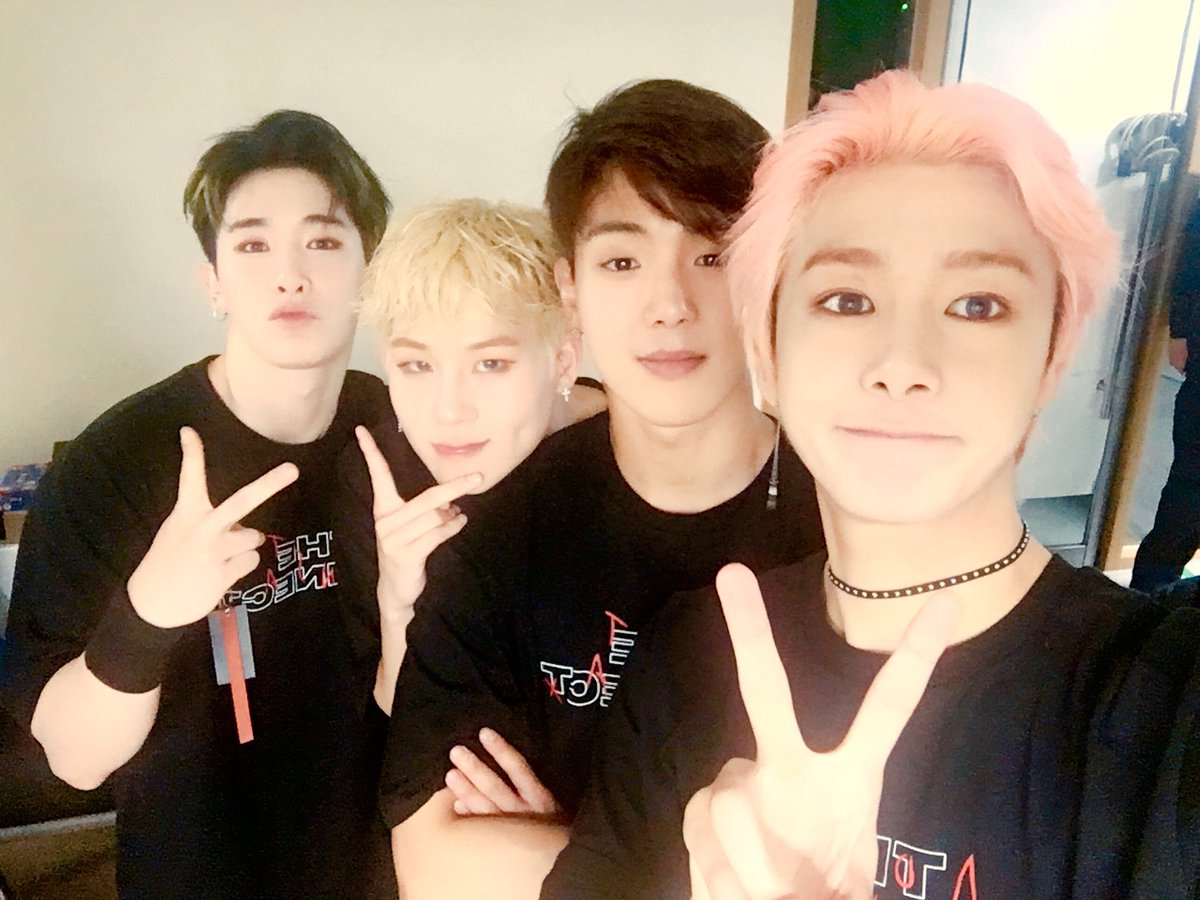 OfficialMONSTAX's tweet image. [#형원] 몬베베 또 보고싶..ㅠ조심히 가고 못 온 몬베베는 다음에 봐요 ㅎㅎ